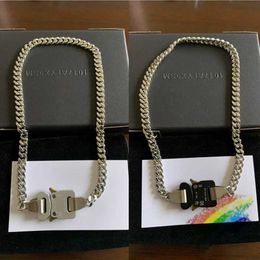 Collane a ciondolo NUOVE ALYX Hero Chain Necklace Men Women High Quty Titanium Filla in metallo 1017 ALYX 9SM Accessori per collegamenti a catena collana T240429