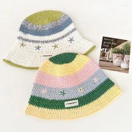 Berets 2024 Sweet Cute Flower Crochet Knitted Bucket Hat Women Spring Summer Casual Versatile Face Small Sunshade Basin