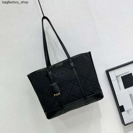 Luxury Shoulder Bag Crossbody Designer Sells 50% Discount Handbags New Shopping Bag Single Shoulder WomensT7D1
