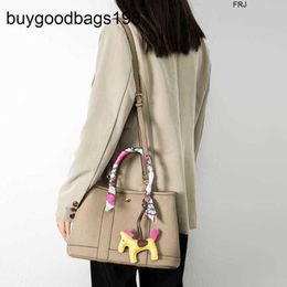 Designer Garden Party Bags Autumn and Winter 2024 New Womens One Shoulder Oblique Cross Tote Versatile Handheld Large Shopping Water Have Logo