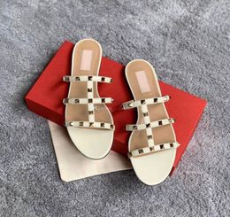 Zapatos Mujer Colour Rivets Spiked Gladiator Flat Slippers Sandals Stones ded Flip Sandal Big Size Designer Women's Cheap Shoes Summer6167358