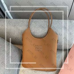 10A Miui Designer Shoulder Bag Matelasse Bowling Miumiubag High Quality Designer Bag For Womens Man Leather Luxurys Ba Top Handle Mui Mui Handbag Half Moon 180