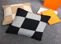 Pillow Case Luxury H Cashmere Pillowcase 4545CM Crochet Soft Wool Warm Plaid Sofa Bed Fleece Knitted Striped Geometric Cushion De6433201