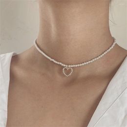 Choker French Vintage Pearl Hollow Crystal Love Pendant Clavicle Chain Necklace For Women Fashion Party Jewellery Accessories