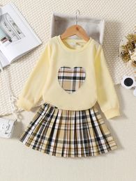 Clothing Sets 2pcs Autumn Girls' Casual Set With Love Print Solid Colour Long Sleeved Top Paired Elastic Plaid Pleated Short Skirt 4-7Y