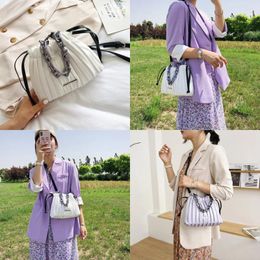 Shoulder Bags Metal Chain Small Pu Leather Drawstring Bucket Crossbody For Women 2024 Folds Design Handbags Cross Body