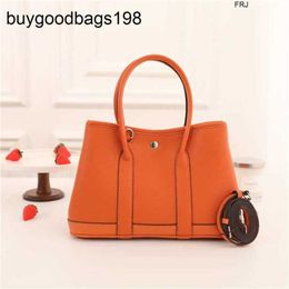 Designer Garden Bags Tote Bag Advanced Portable Womens Large Capacity Commuting Single Shoulder Messenger Fashion Class Have Logo Kenk