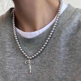 Pendant Necklaces 2024 Fashion Retro Necklace Elegant Bow Pendant Necklace Womens Grey Pearl Necklace Jewellery Wedding Jewellery Gifts Q240430