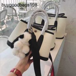 Designer Garden Party Bags 2024 New Leather One Shoulder Womens Handheld Tote Mother Commuter Large Capacity Casual Versatile Have Logo Stfw
