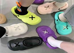 Nxy Sandals 2022 New Hole Shoes for Women Cartoon Cute Solid Colour Thick Sole Nonslip Soft Beach Girl Home Slides 05276194356