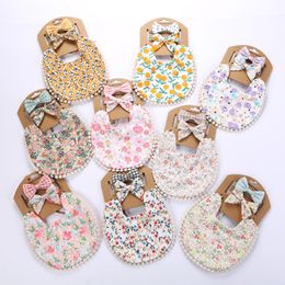 4SetsLot Infant Burp Clothes Hair Bow Tie Headband Cotton Baby Boy Girl Bibs Kids Floral Saliva Towel Feeding Doubledeck Scarf 240418