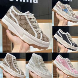 2024 Designer Women Casual Shoes Italy low cut 1977 high top Letter High quality shoe Sneaker Beige Canvas Tennis Shoe Luxury Fabric Trims