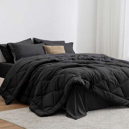 Duvet Cover Comforter Set Black, 7 Pieces Bed in a Bag, All Season Queen Bedding Sets with Comforter, Flat 1 Fitted Sheet, Pillowcase and 2 Pillow Sham