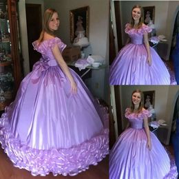 Lila pärlor klänningar lätt quinceanera från axel rufsar skräddarsydda Sweet 16 Princess Prom Pageant Ball klänning Vestidos Formell kvällskläder