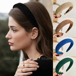 Headbands Fashionable womens hair guard solid plush headband wide padded headband suitable for girls Q240506