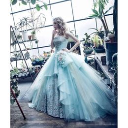 Mint Green Quinceanera 2019 Stropplösa klänningar Applique Handgjorda blommor Tiered Kjol Tulle Pageant Party Prom Ball Gown Custom Made Made