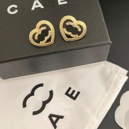Luxury 18k Gold-Plated Earrings Brand Designer Heart-Shaped Fashionable Design Charming Womens Earrings High-Quality Diamonds High-Quality Gift Earring Box
