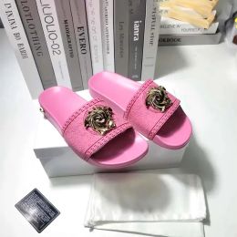 Sandali 2024 palazzo scarpa nera per donne uomini cursori designer sandalo tazz slipper in gomma sola scivolo estate tallone piatto posa