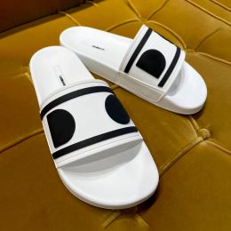 Sandálias unissex designer de luxo sandálias de PVC com sola de borracha Slides grossos de plataforma grossa para moda de roupa de praia de verão