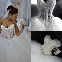 Crystal 2020 Abiti di perle Abiti a sfera su perline personalizzate in perline fatta a cuore Spazzano treno principessa Princess Wedding Robe de Mariee