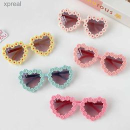 Sunglasses 2024 New Childrens Fashion Heart Daisy Sunglasses UV400 Baby Girls Boys Retro Outdoor Sun Protection Glasses Childrens Sunglasses WX