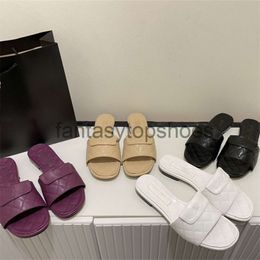 Channeles check diamond 2023 slippers Designer C letter flat sandals leather small fragrance slipper outdoor beach sandal slides brown black white purple mules