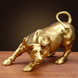 Miniatures Vilead 27cm Resin Charging Bull Wall Street Office Sculpture Stock Market Bookshelf Desktop Decoration Feng Shui Fortune Statue