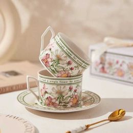 Tumblers New French Retro Ceramic Mug 350ML Exquisite Flower Coffee Cup and Saucer Afternoon Camellia Tea cup Romantic Gift Water H240506