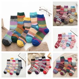 Women Socks 5Pairs/lot Ethnic Style Wool Cashmere Winter Warm Thicken Thermal Soft Casual Colourful Christmas Gift For Girl Love