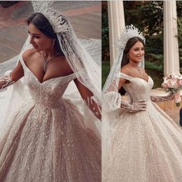 Klänningar kristaller golvboll remmar pärllängd paljetter glittrande skräddarsydd slott bröllop klänning vestido de novia