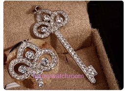 Luxury Tiifeniy Designer Pendant Necklaces S925 Sterling Silver SONA Plating Full Diamond Iris Key Necklace