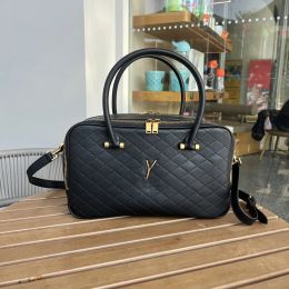 Bags Luxury medium Tote bag Designer 23ss Travel bag Fashion duffle Bowling bag outdoor sports bag Leather men's and women's crossbody