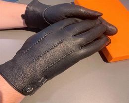 Winter Men Leather Gloves Designer Cashmere Glove High Grade Buckskin Gloves Fashion Classic Hardware Logo Mens Simplicity Gloves7834950