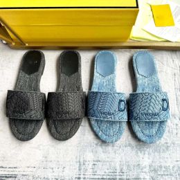 Slippers Luxury brands fashion sandal Baguettes slipper for women shoes flat FBaguette metallic Leather Baguette Slide Sandals in Silver b