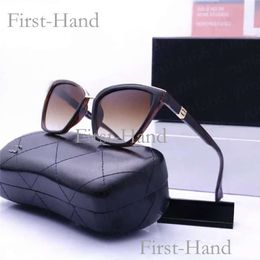 Chanells Luxus -Designer -Marke Sonnenbrille Designer runden coole Sonnenbrille Hochqualitätsblack Brillen Frauen Männer Chanells Sandal Free Versand 462