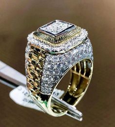 Hiphop European and American Trendy Hiphop Artificial Diamond Ring Diamond Fine Dense Set Zircon Men039s Ring Gold2108085