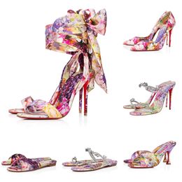 Blumen -Satin -Designer Sandalen sexy High Heels Pumpen Designerschuhe Kristallrutschen Pantoffeln Luxus Sandalen Mediterraner Floral Party Kleidschuhe Top Spiegel Qualität Qualität