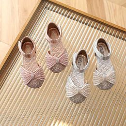Sandals Princess Shoes Shiny Spring New Girl Crystal Performance Sandals Children PU Korean Pearls Bow Fashion Soft Flat Covered Toes