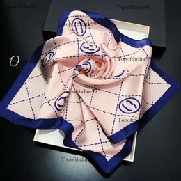 Silk Head For Women Summer Luxurious Scarf High End Classic Letter Pattern Designer Shawl Scarves Gift Easy to match Soft Touch 70*70cm S527 Original edition