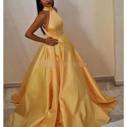 Abiti Halter Prom -sexy giallo raso sweep treno alto a collo alto realizzato 2019 per abbigliamento da ballo da sera più dimensioni