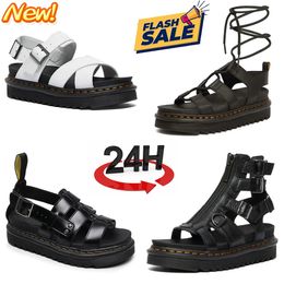 2024 New Designer Sandals Outdoor Sand beach Rubber Slipper Fashion Casual Heavy-bottomed buckle Sandal Sturdy sports leather sandals