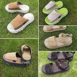 Uggg con scatola Uggslippers Tasran tazz Slifori Uggless Ware Tasman Fur Slidesclassic Platfom Uggskid Slip Slip-On Wool Designer Inverno Stivali Ugglys 233