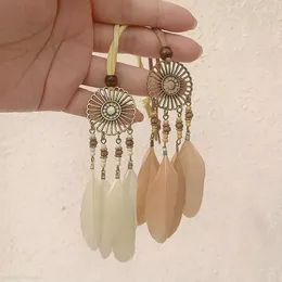 Decorative Figurines Mini Dream Catcher Handcraft Car Pendnat Feather Wind Chimes Girls Room Wall Hanging Home Decoration Keychain Birthday