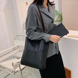 Shoulder Bags Retro Solid Wide Strap Bucket Korean Style Large Capacity Tote High Quality PU Leather Crossbody 2024