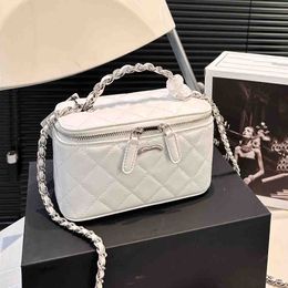 Portable Women Mini Makeup Bag 17CM Silver Hardware Luxury Handbag With Mirror Leather Diamond Lattice Vanity Case Handbag Woven Handle Evening Clutch Pochette