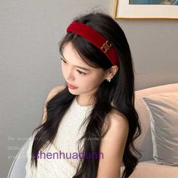 Factory Outlet wholesale Autumn and Winter Internet Red New Velvet Hair Hoops for Womens Triumphal Arch Jewellery with High Head Top Black Temperament Clips