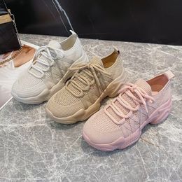 P95 Sapatos femininos novos Sapatos de malha respirável Casual Sneakers Plataforma cheia de tênis de corrida rosa/bege/branco tamanhos 35-43