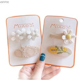 Akcesoria do włosów 2PCS/Set Baby Hair Pin koronkowy klip kwiatowy odpowiedni dla dziewcząt Daisy haftowe kwiatowe włosy wiadra koreańskie dzieci