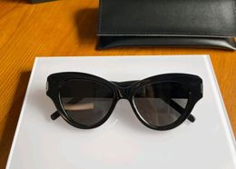 Sunglasses for Women Cateye Glasses Black Grey Lens Designer Sunglasses Fashion Sun Shades Sonnenbrille UV Protection Ey4084485