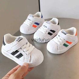 Sneakers ldrens White Toddlers Girls Boys Leather Upper Anti Slip Breathable Casual Board Shoes Kids 2-6Y Toddler Flats H240506